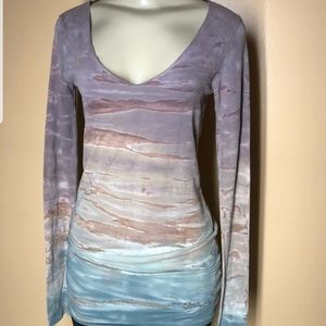 Hardtail long tee acid tyedye v-nexk